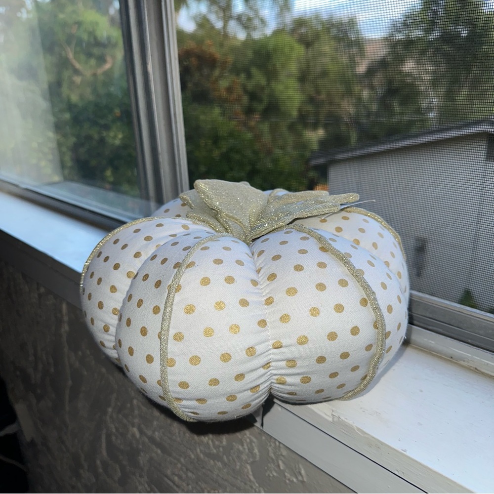 💚NWT Loving Kindness White Plush Polka Dot Gold Sparkly Decor Pumpkin